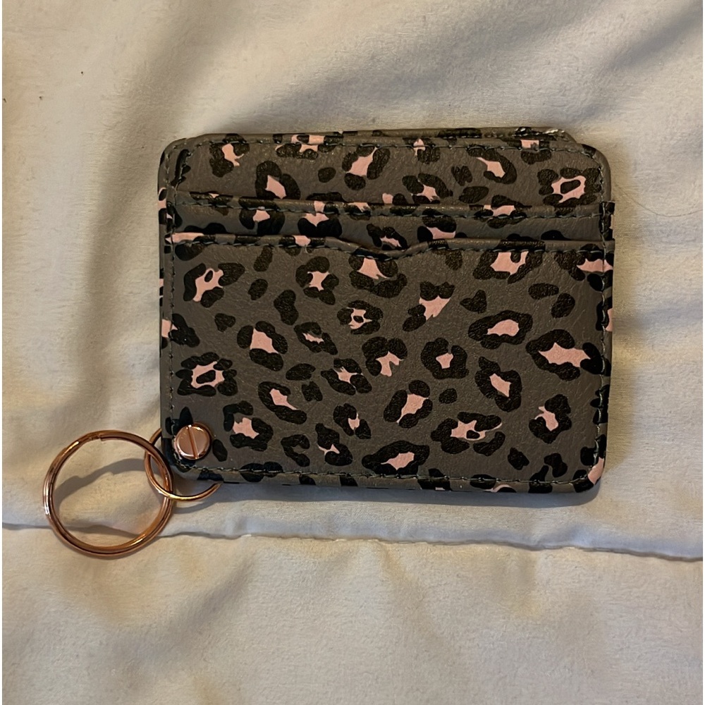 Never used brand new wallet - Picture 2 of 2